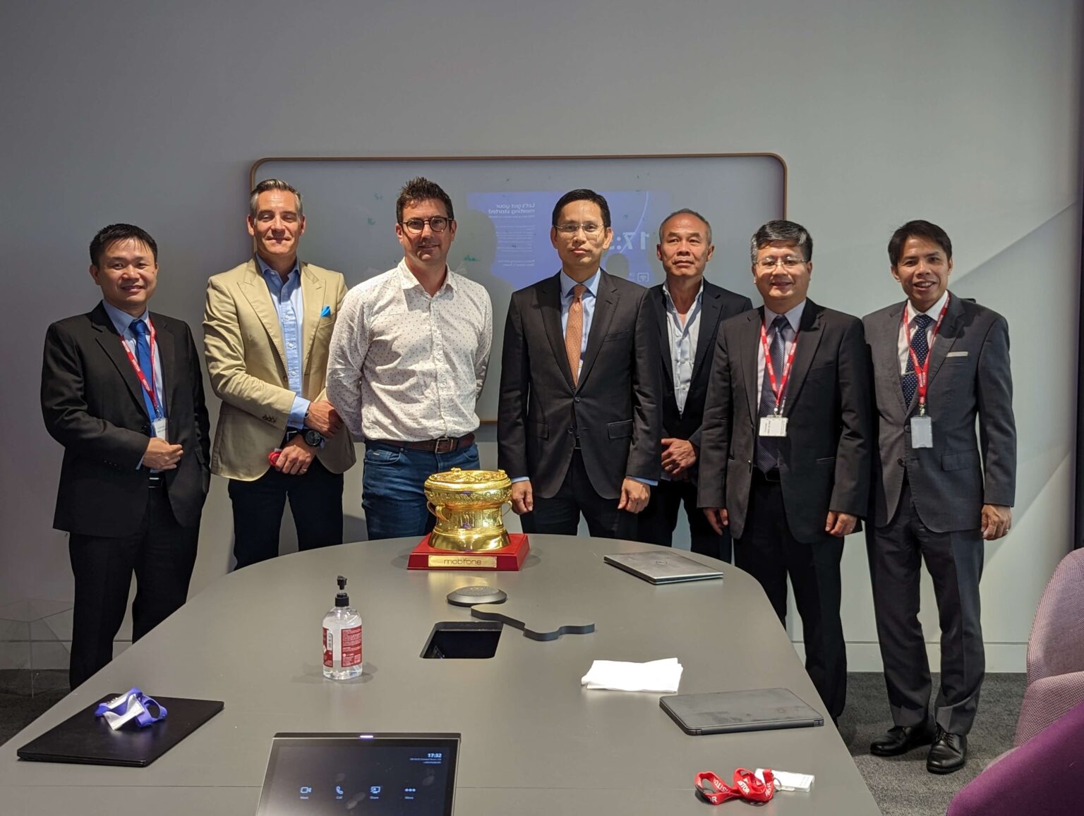 Chia sẻ kinh nghiệm phát triển MVNO giữa MobiFone và Tập đoàn Viễn ...